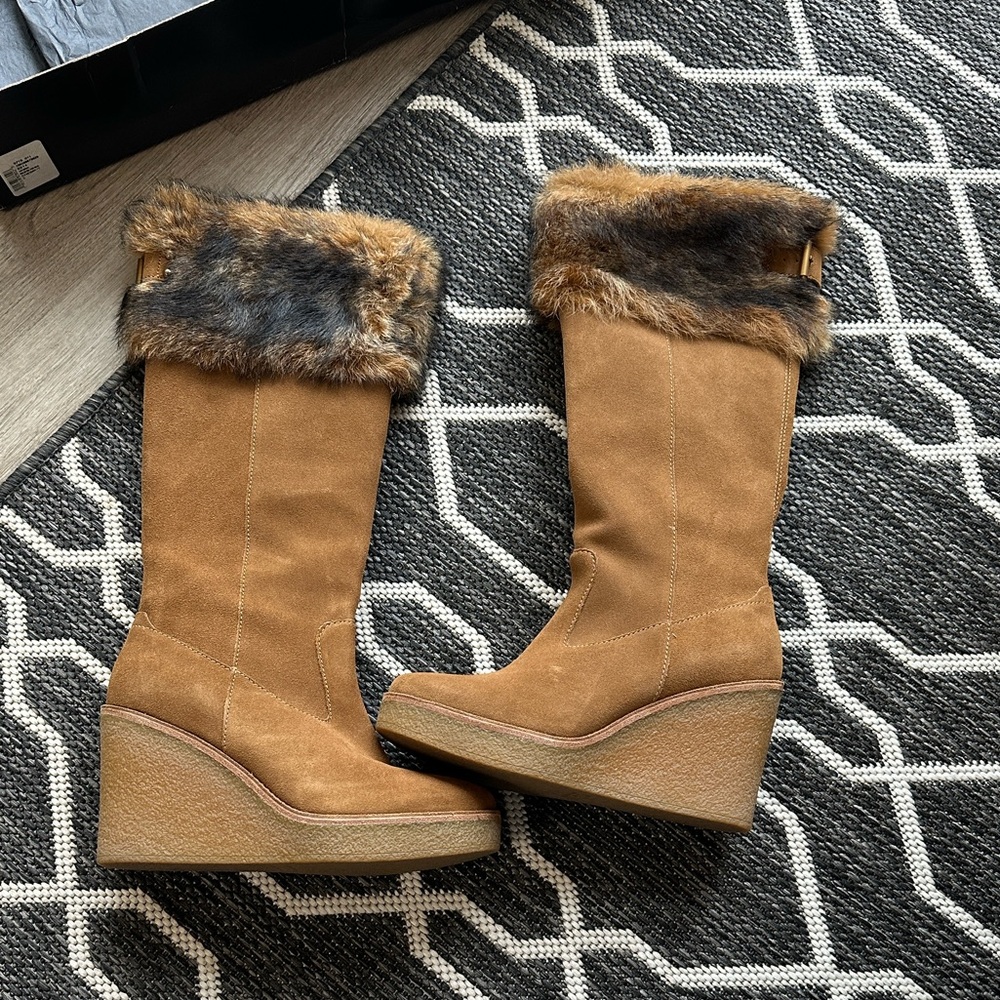 SALE! UGG Chesnut Winter Boots with Faux Fur Trim.NO OFFER